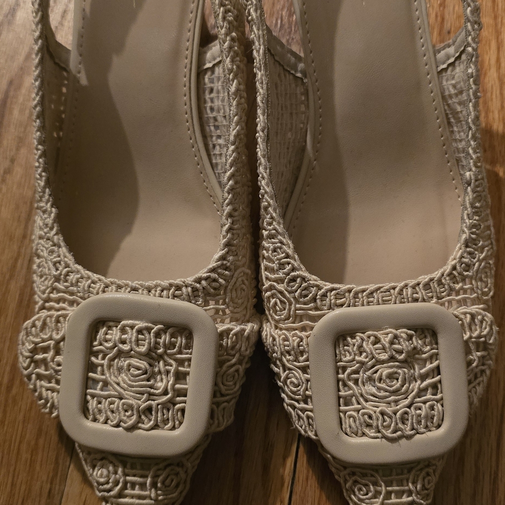 Nicole Miller Cream Textured Heels